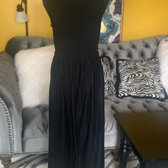 Apt 9 black sun dress with pleated bottom - Picture 3 of 4